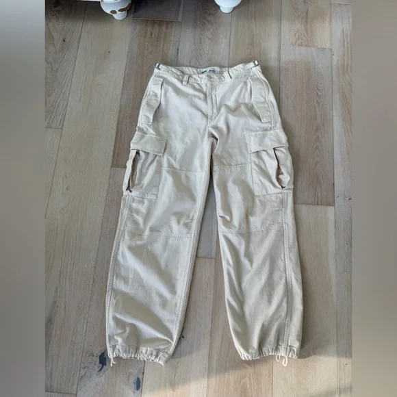 Aritzia TNA Ivory Supply Cargo Pants - Picture 6 of 13